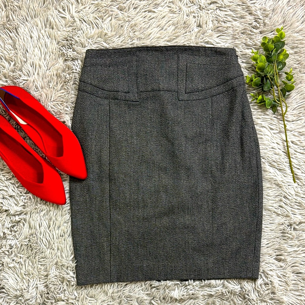 Express Gray Knee-Length Pencil Skirt size 2